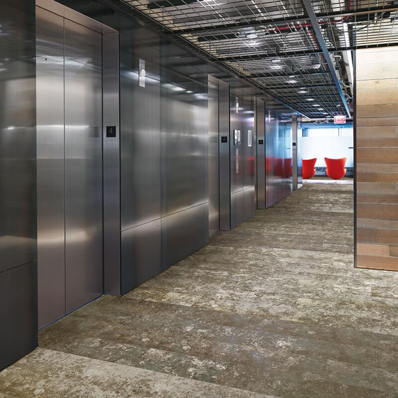 Boundary metallics in commercial corridor