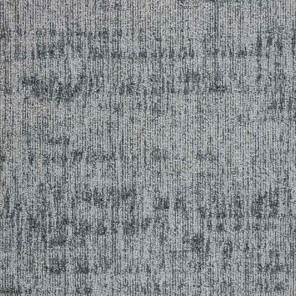 915