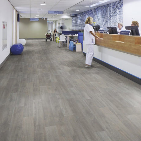 Forbo Surestep Wood Classic Oak 18882 Sheet Vinyl - DCTUK