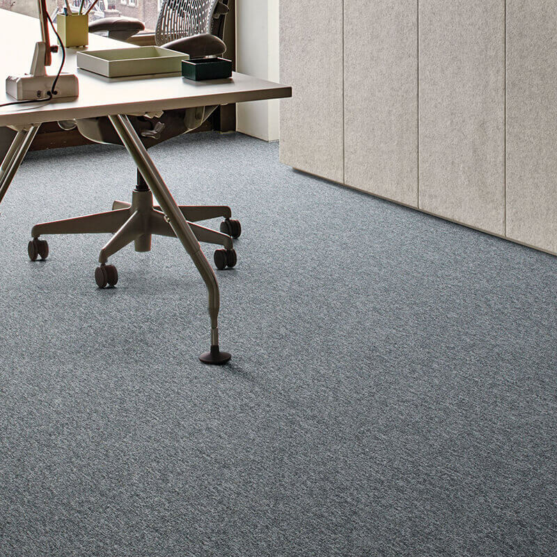 Interface Output Loop Azure Carpet Tiles - DCTUK